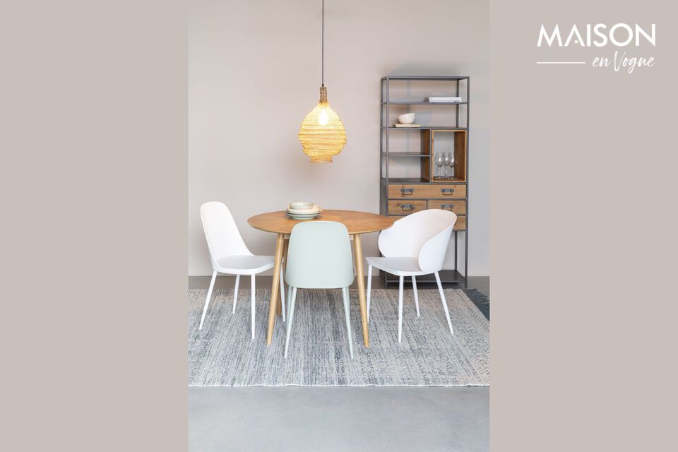 Met zijn royale afmetingen (100 cm in diameter en 75 cm hoog) biedt dit meubel een comfortabele