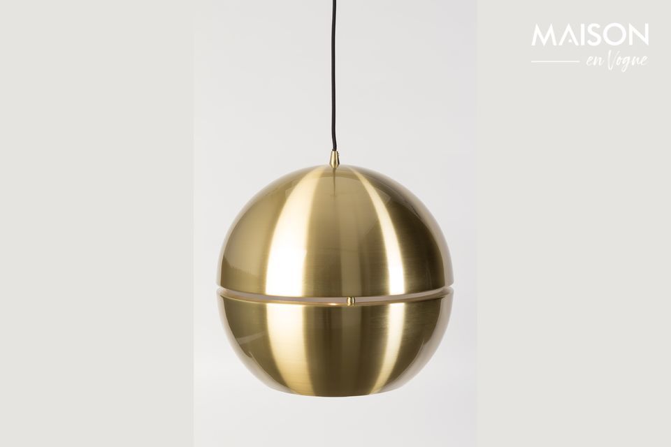 Je hele kamer wordt gereflecteerd op deze zeer chique gouden bal