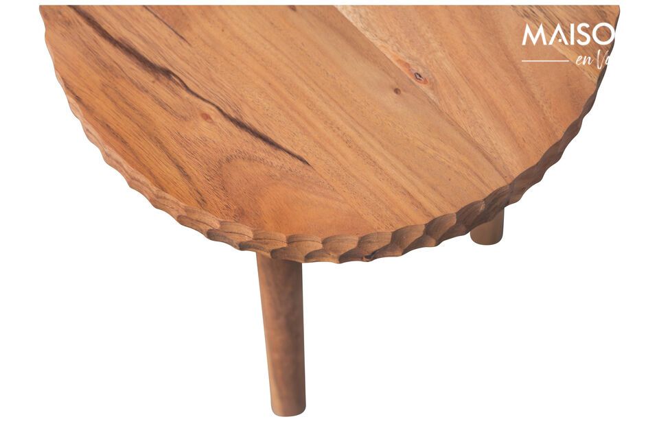 Dankzij het acaciahout is het een decoratief object dat opvalt door zijn stevigheid en duurzame