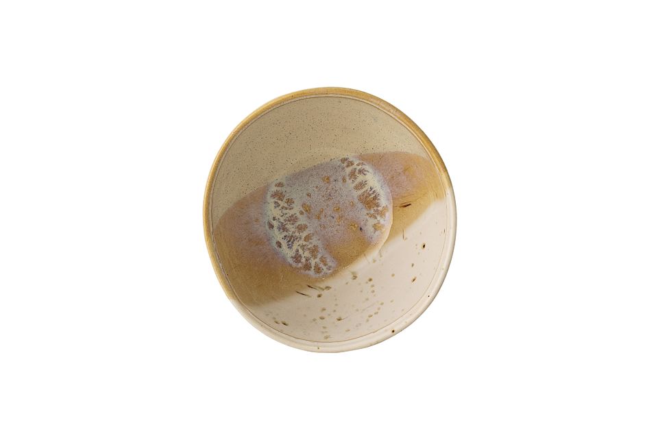 Verre van conventies, de april kom emancipeert zich met een vorm die allesbehalve symmetrisch is