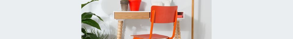 Benadrukte materialen Back To School oranje stoel