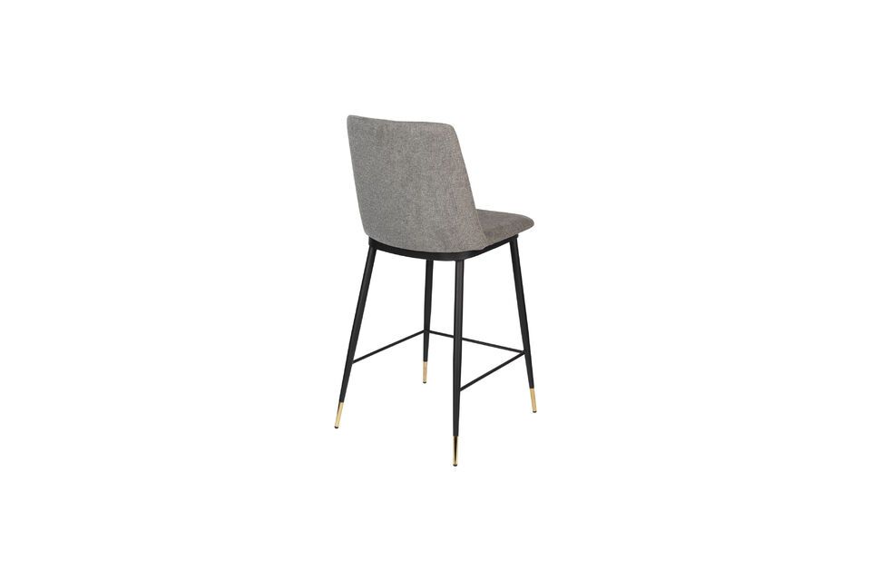 Het ergonomische ontwerp is perfect voor keukenbladen of bars en maakt het een plezier om op te