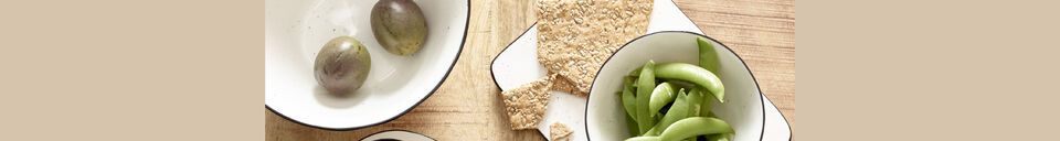 Benadrukte materialen Basilicum witte porseleinen pastakom