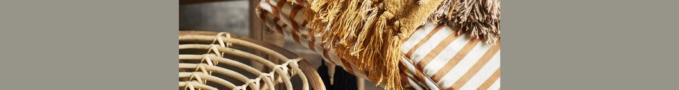 Benadrukte materialen Beige bamboe kruk Reina