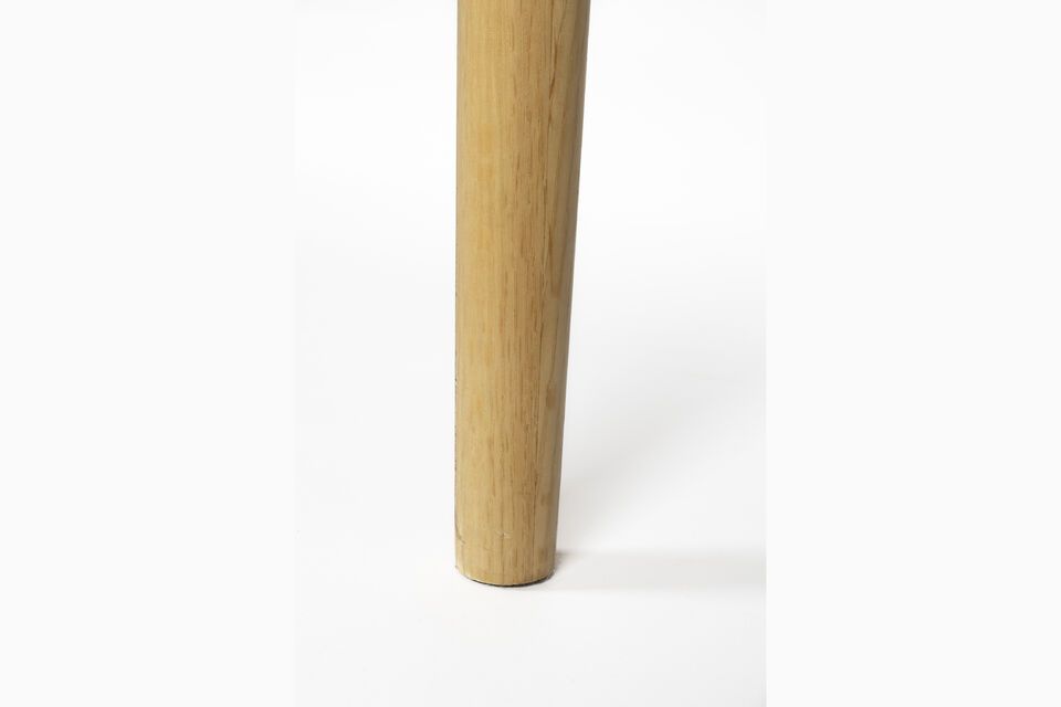 Met een gewicht van slechts 10 kg is hij stevig gebouwd en gemakkelijk te verplaatsen wanneer dat
