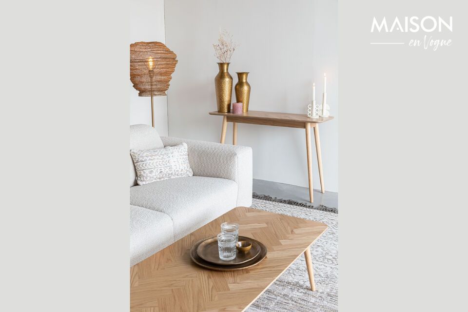 Voeg een vleugje verfijning toe aan je huis met deze elegante houten console.