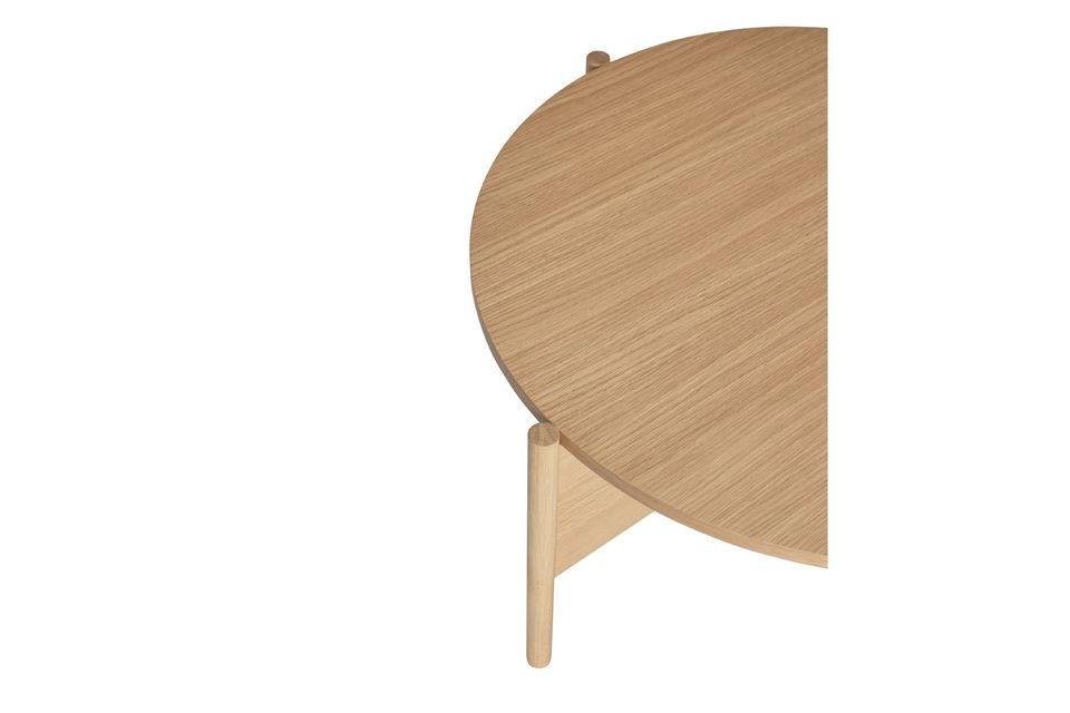 Eenvoudige en moderne houten tafel