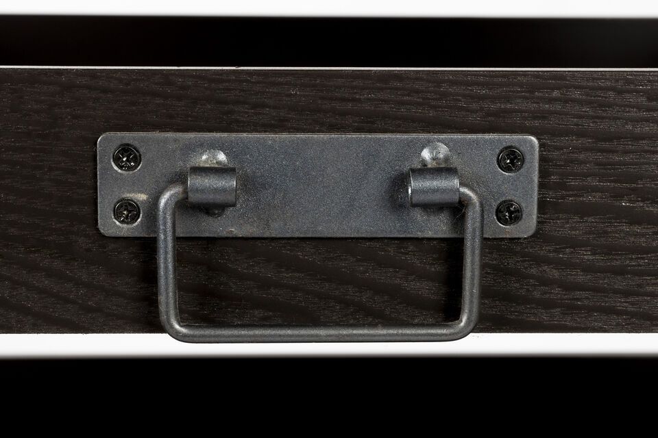 Als onderdeel van de Botan serie kan deze plank gecombineerd worden met andere meubels uit dezelfde