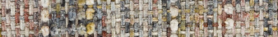 Benadrukte materialen Beige stoffen stoel Claes