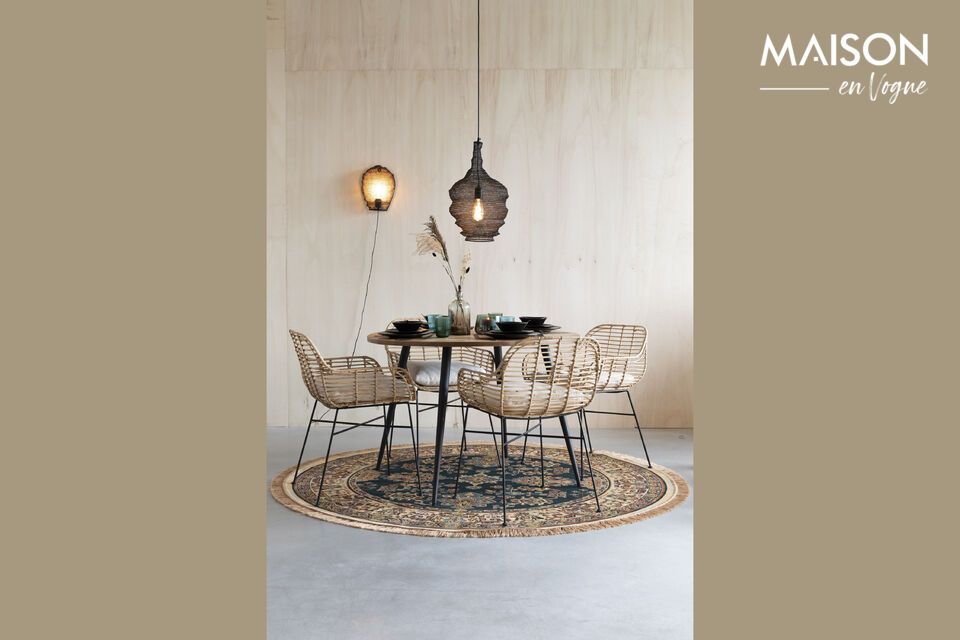 Verfraai je huis met het zachte, elegante comfort van het Raz vloerkleed.