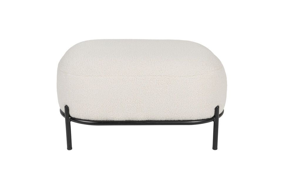 Deze voetensteun is bekleed met een zachte beige stof en voegt een vleugje warmte en soberheid toe