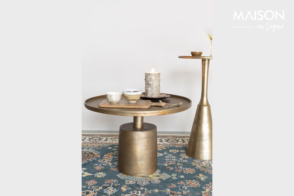 Ontdek de elegante eenvoud van onze Noah gouden aluminium bijzettafel