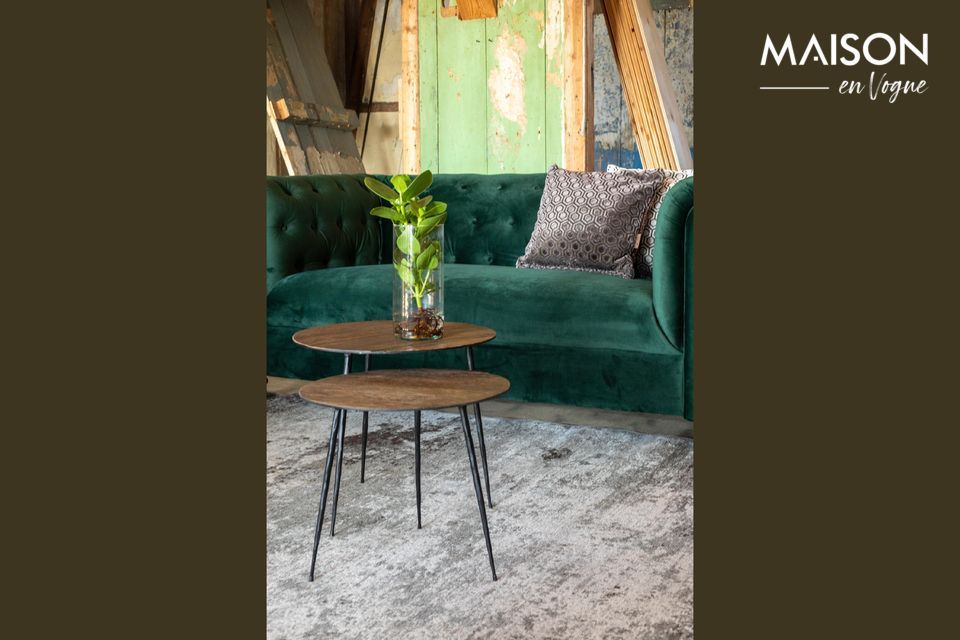 Een ronde tafel in hout en staal