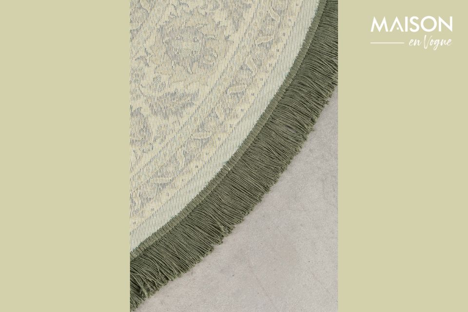 Dit tapijt is machinaal geweven met de modernste technieken en is gemaakt van katoen en polyester
