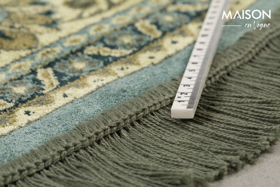 Dit tapijt is machinaal geweven met de modernste technieken en is gemaakt van katoen en polyester