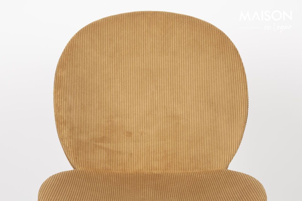 De Bonnet stoel is verkrijgbaar in een fascinerende reeks warme
