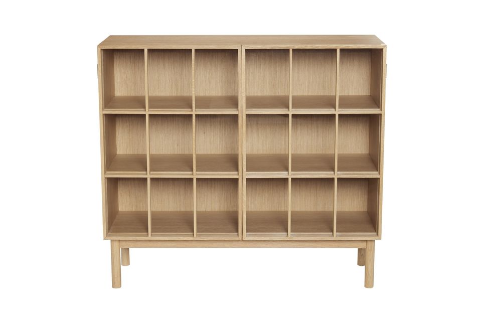 Brede houten kleerkast in beige Shoji Hübsch