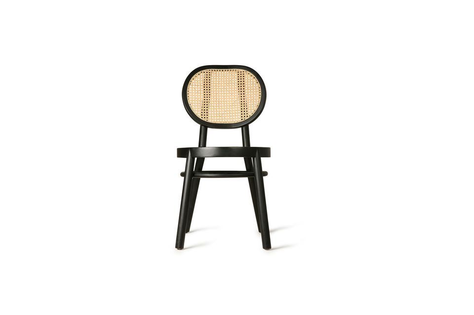 Met zijn retro lijnen is deze stoel met zijn onmiskenbare charme een essentieel model