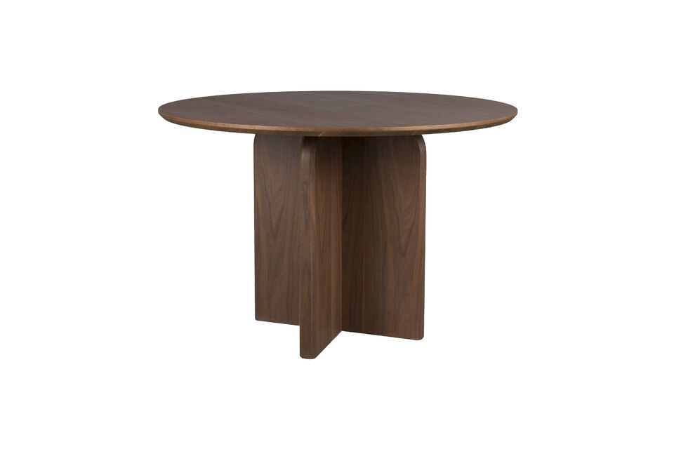 Met zijn royale afmetingen van 120 cm in diameter is het de perfecte uitnodiging voor warme