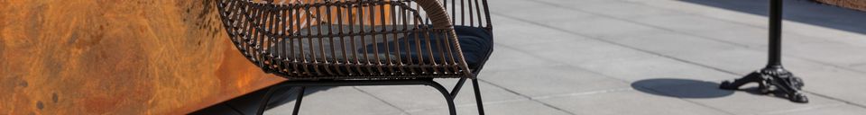 Benadrukte materialen Cantik-fauteuil in synthetisch rotan