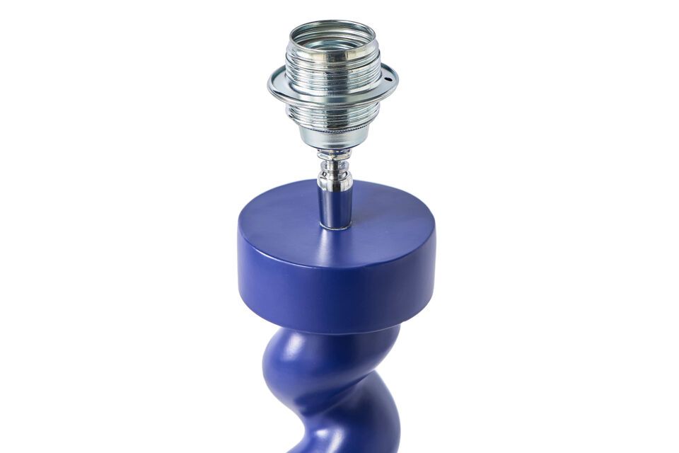 De Twister lampvoet is gemaakt van gepoedercoat aluminium en is CE-gecertificeerd