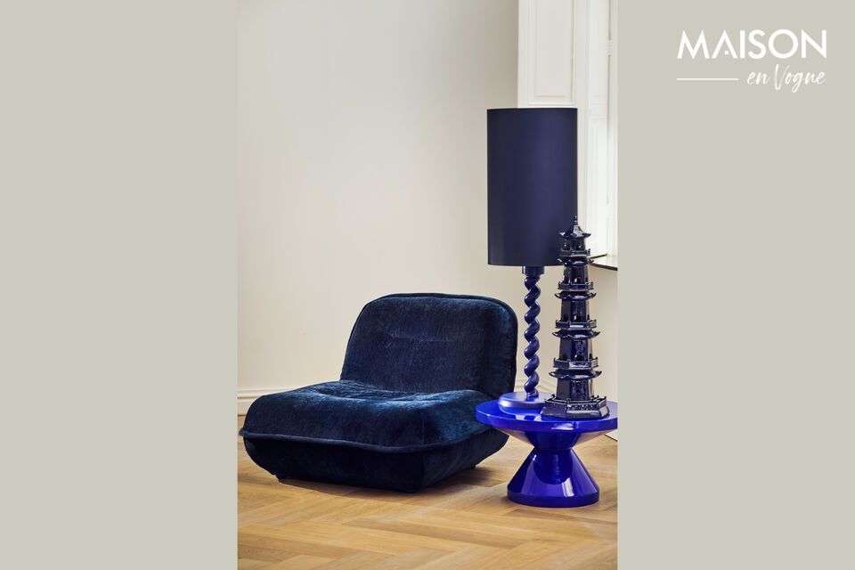 De tafel is perfect om een speelse toets aan uw interieur toe te voegen