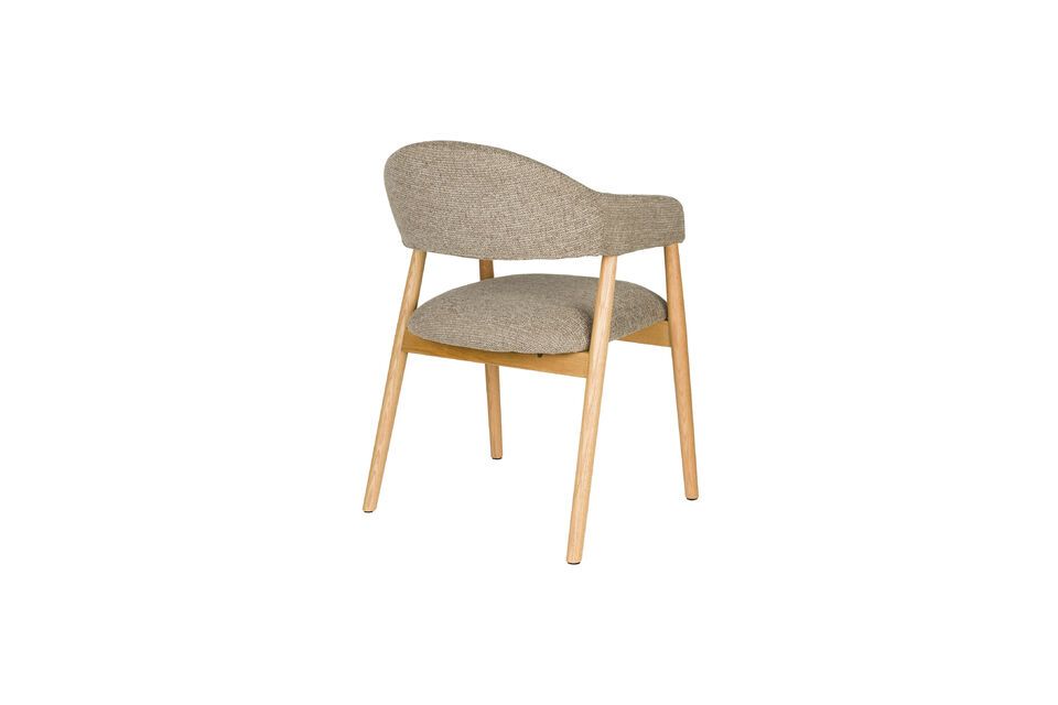 Het stevige frame en de stoffen bekleding nodigen uit tot gezelligheid