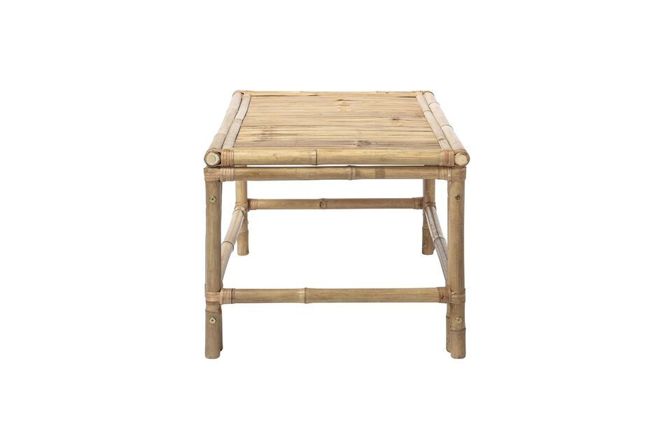 Deze salontafel is ontworpen voor buitengebruik en kan ook gecombineerd worden met andere tafels van