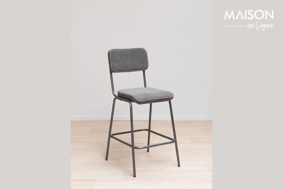 Duurzaam comfort en een strakke stijl met onze robuuste stoelen.