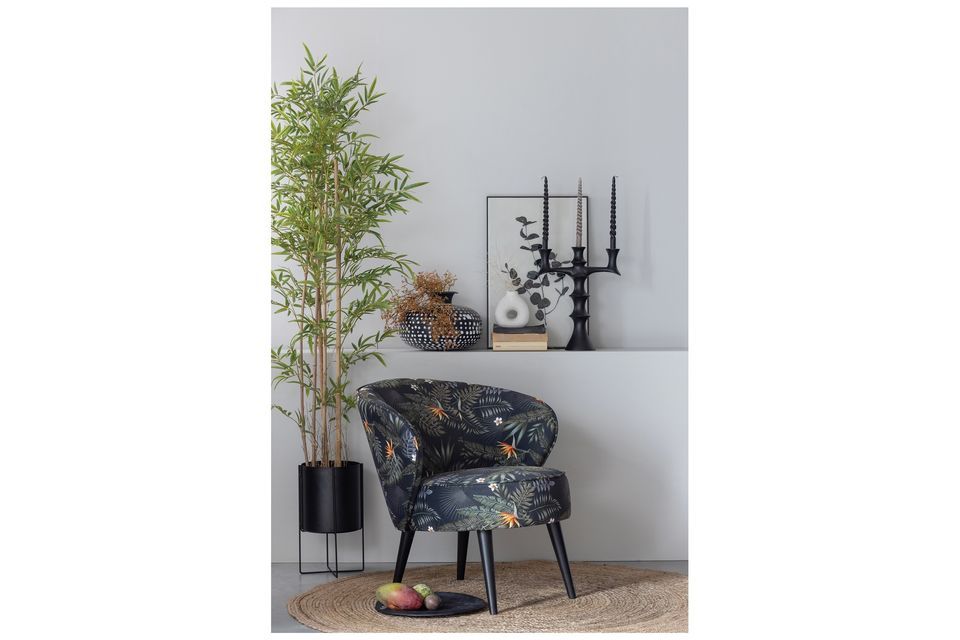 Elegante fauteuil in fluweel met bloemenprint en houten poten