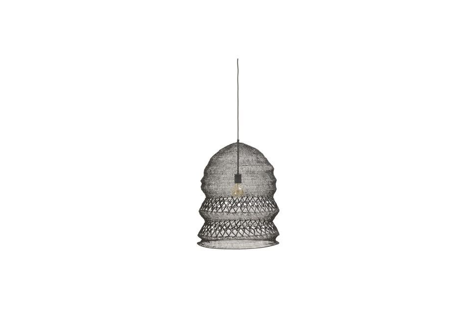 Deze elegante plafondlamp kan alleen of in paren worden bevestigd om hun unieke opvallende stijl uit
