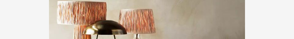 Benadrukte materialen Glazen lampenkap Raffia