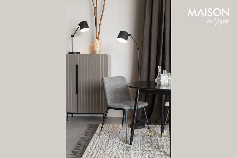 Ontdek comfort en soberheid met onze hoogwaardige stoel