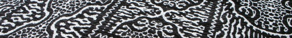 Benadrukte materialen Groot zwart-wit stoffen tapijt Renna