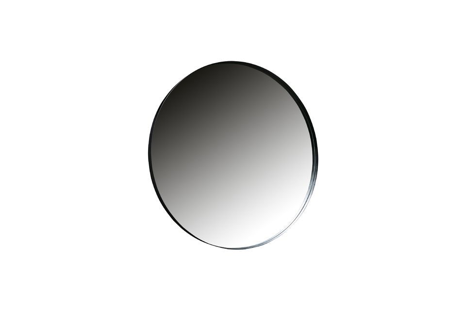 Deze ruime spiegel is afkomstig van het Nederlandse merk WOOOD