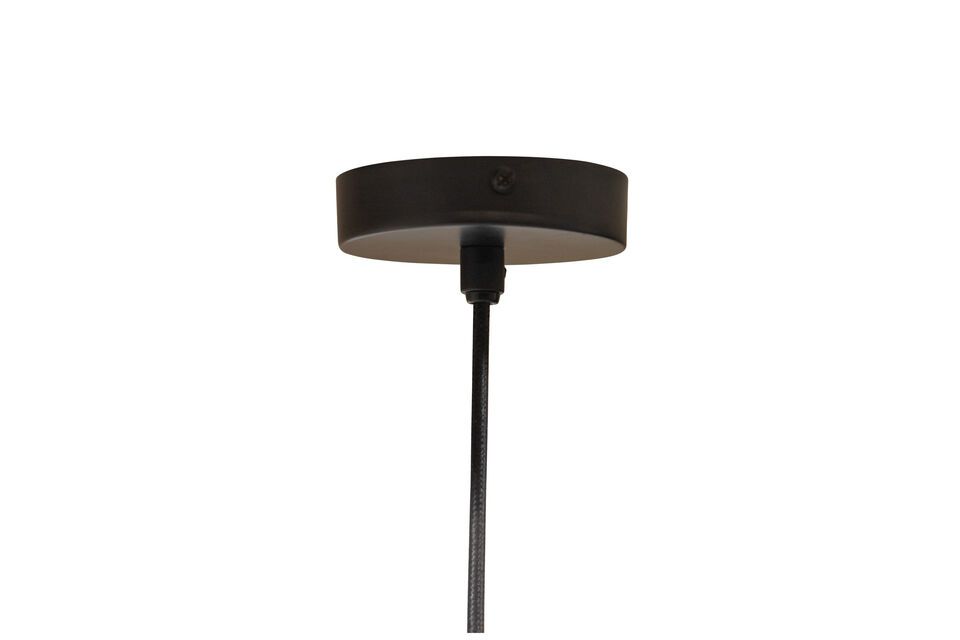 De originaliteit van deze lamp ligt in het tweekleurige aspect: een deel in mat zwart metaal en een