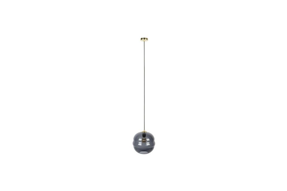 Met een gewicht van slechts 1 kg is de installatie van deze hanglamp praktisch en toegankelijk
