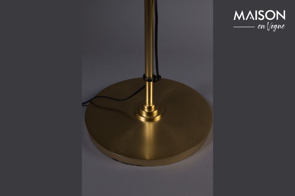 De Karish vloerlamp van het Nederlandse merk Dutchbone is gemaakt van metaal en het hele jaar door