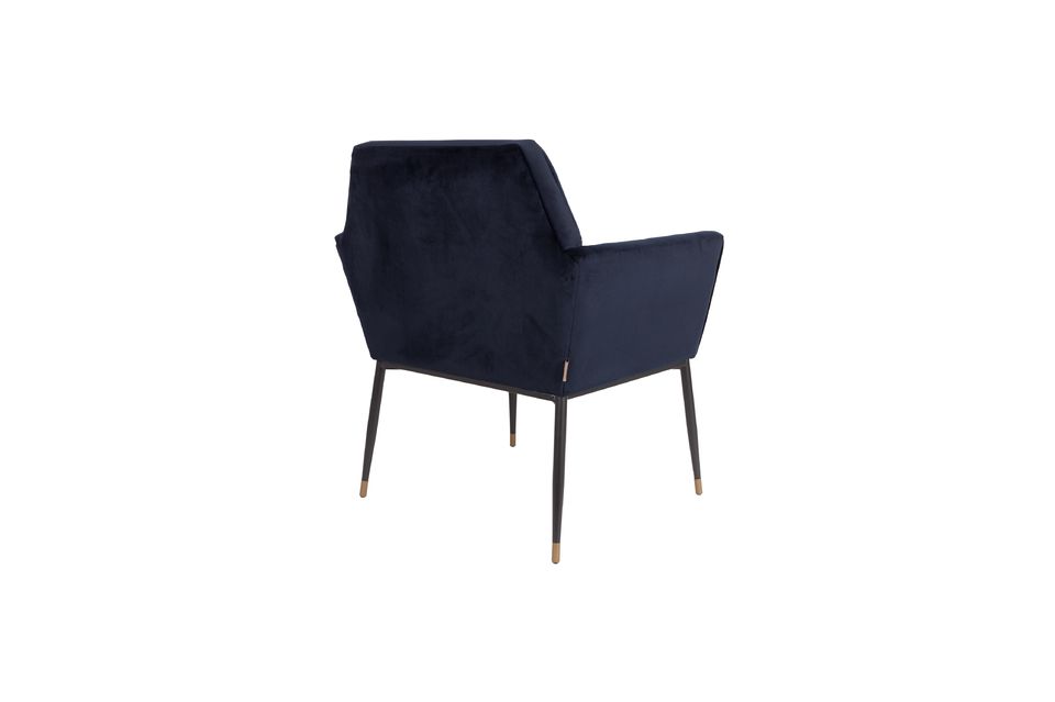 Met zijn art deco look in de uitsparing van de rugleuning en de armleuningen zal deze fauteuil u
