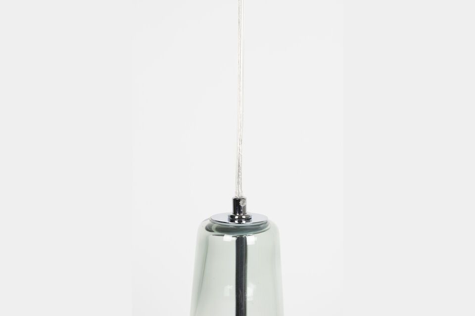 Dit 35 cm lange en brede armatuur van hoogwaardig glas met een royale hoogte van 175 cm staat niet
