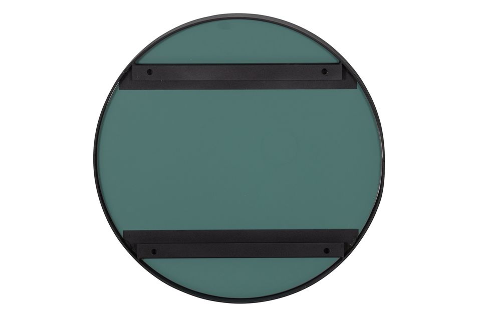 Met zijn sobere en hedendaagse look zal deze ronde Doutzen spiegel ontworpen door WOOD de decoratie