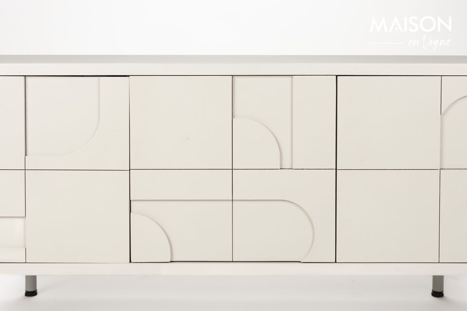 Met zijn afmetingen (55 x 40 x 120 cm) is dit dressoir een pronkstuk zonder al te veel plaats in te