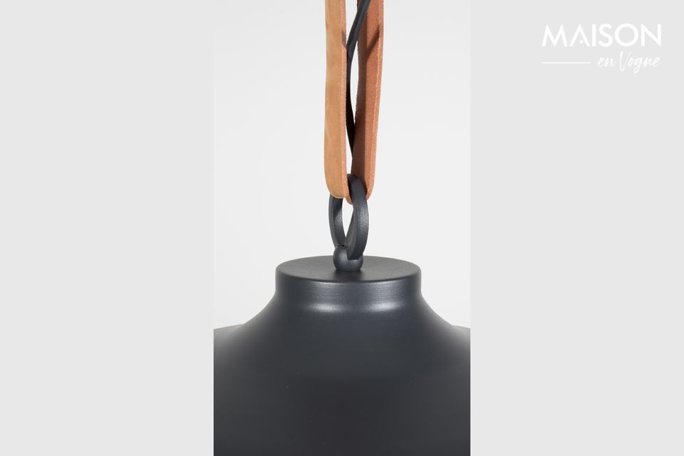 Het is ook een praktisch en functioneel accessoire met zijn instelbare hoogte
