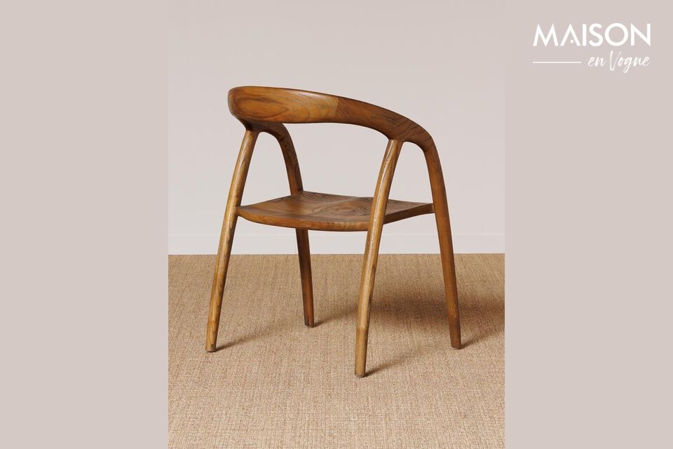 Ontdek de tijdloze elegantie en het duurzame comfort van onze Lennor stoel van donker hout