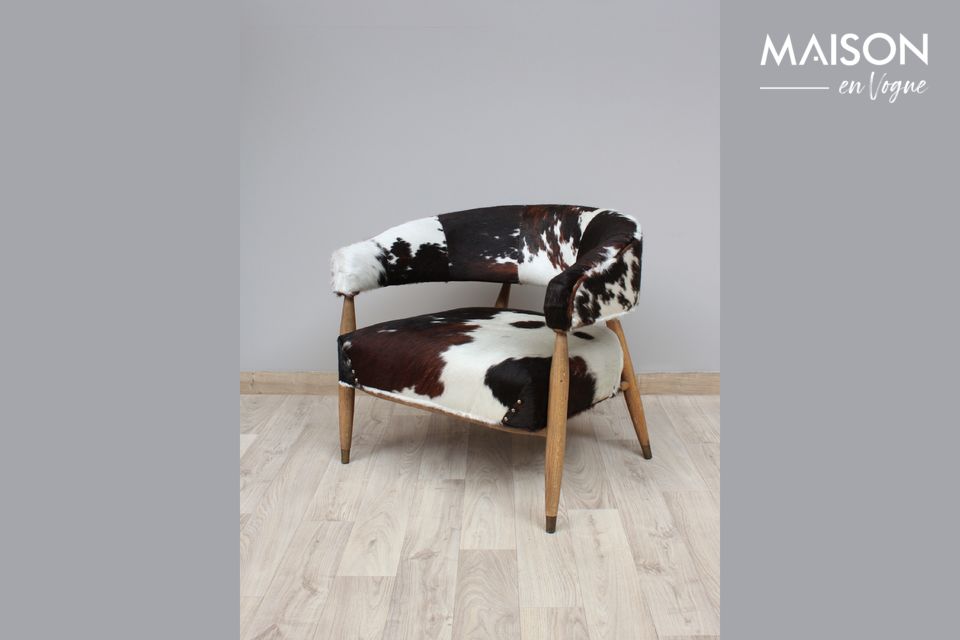 Les Rocheuses koe en eikenhouten fauteuil 
