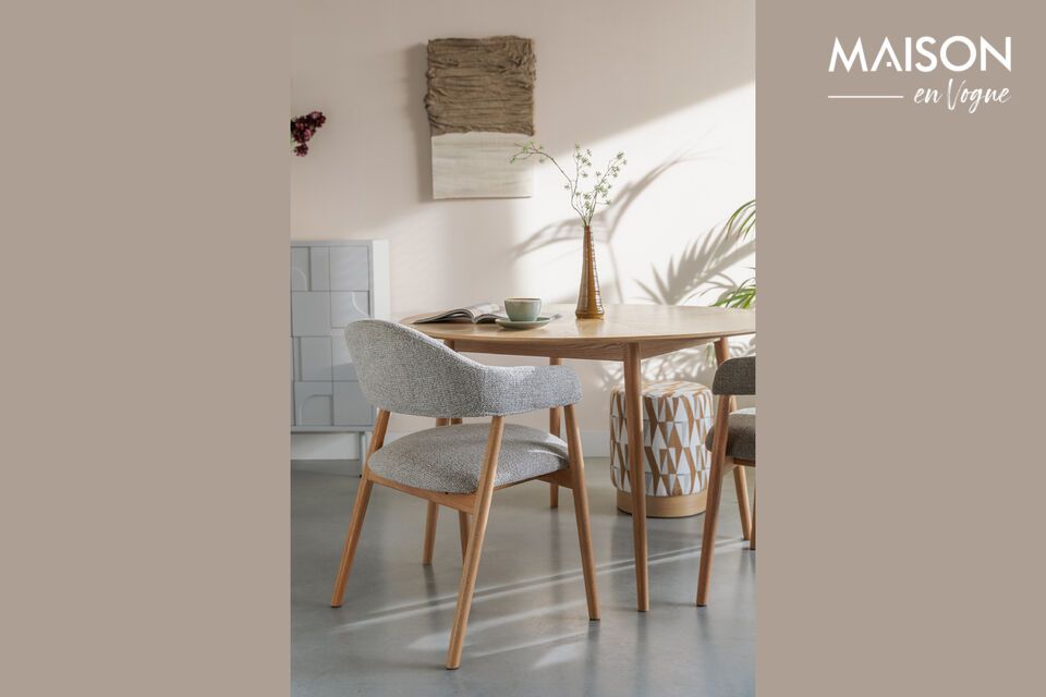 Een elegante fauteuil voor gezellige momenten.