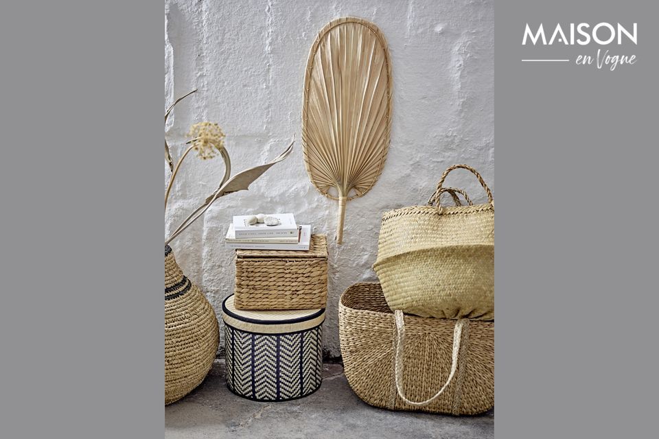 De Gils Lidded Basket Set van Bloomingville bestaat uit 2 ijzeren manden en versterkte