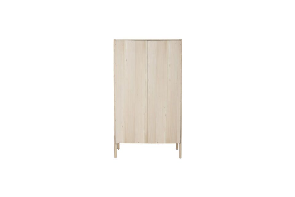 Met zijn perfect uitgebalanceerde afmetingen biedt deze kast royale opbergruimte terwijl hij toch