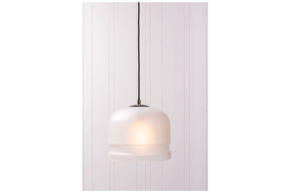 Micah hanglamp, wit glas en metaal, discreet en praktisch