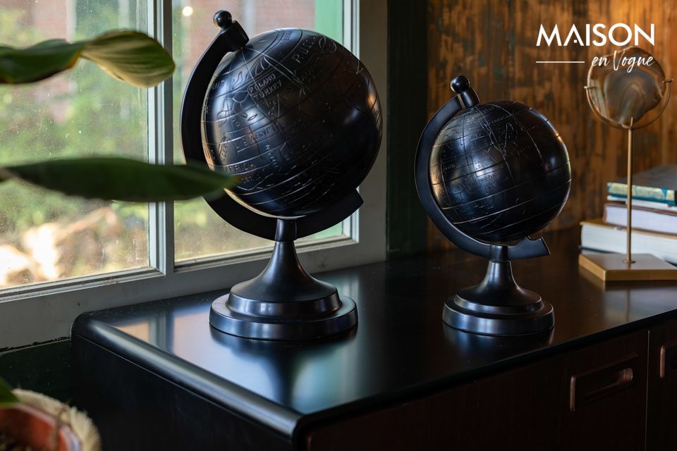 Miles Globe S in zwart aluminium